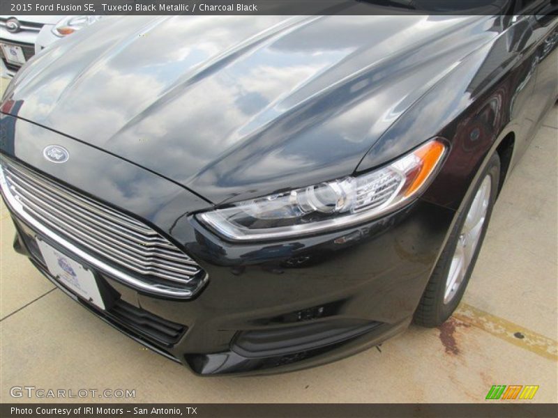 Tuxedo Black Metallic / Charcoal Black 2015 Ford Fusion SE