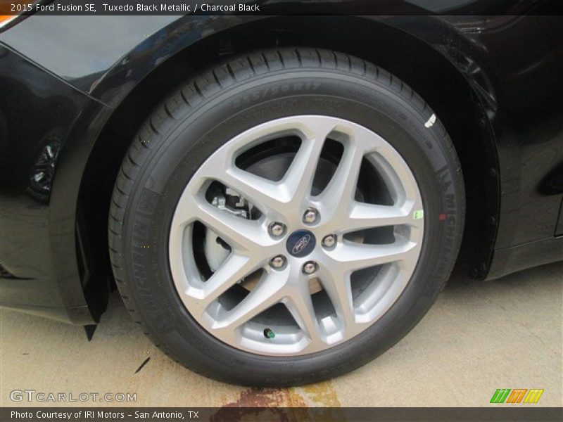 Tuxedo Black Metallic / Charcoal Black 2015 Ford Fusion SE