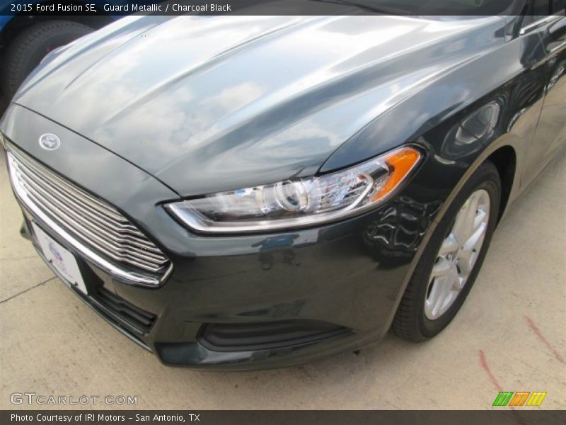 Guard Metallic / Charcoal Black 2015 Ford Fusion SE