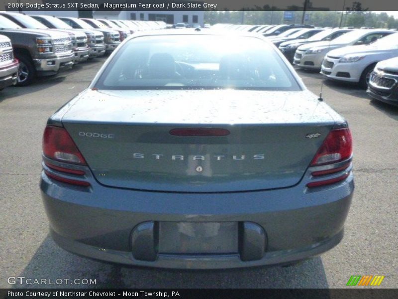Magnesium Pearlcoat / Dark Slate Grey 2006 Dodge Stratus SXT Sedan