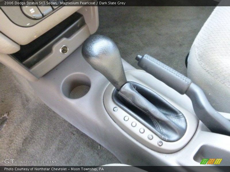 Magnesium Pearlcoat / Dark Slate Grey 2006 Dodge Stratus SXT Sedan