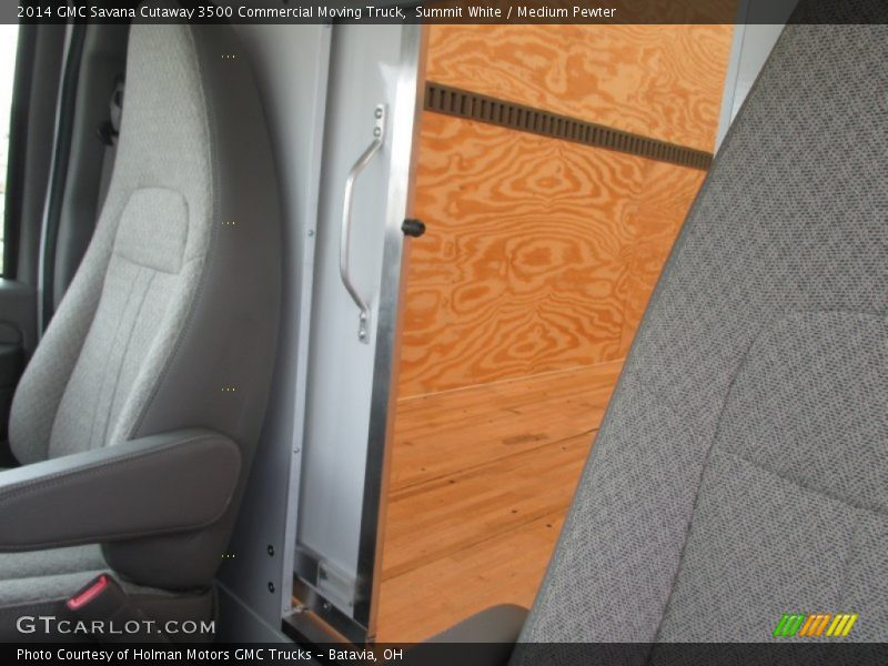 Summit White / Medium Pewter 2014 GMC Savana Cutaway 3500 Commercial Moving Truck