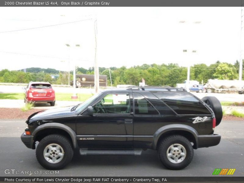 Onyx Black / Graphite Gray 2000 Chevrolet Blazer LS 4x4