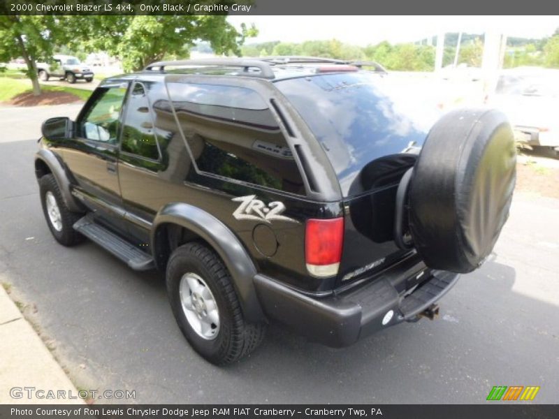 Onyx Black / Graphite Gray 2000 Chevrolet Blazer LS 4x4