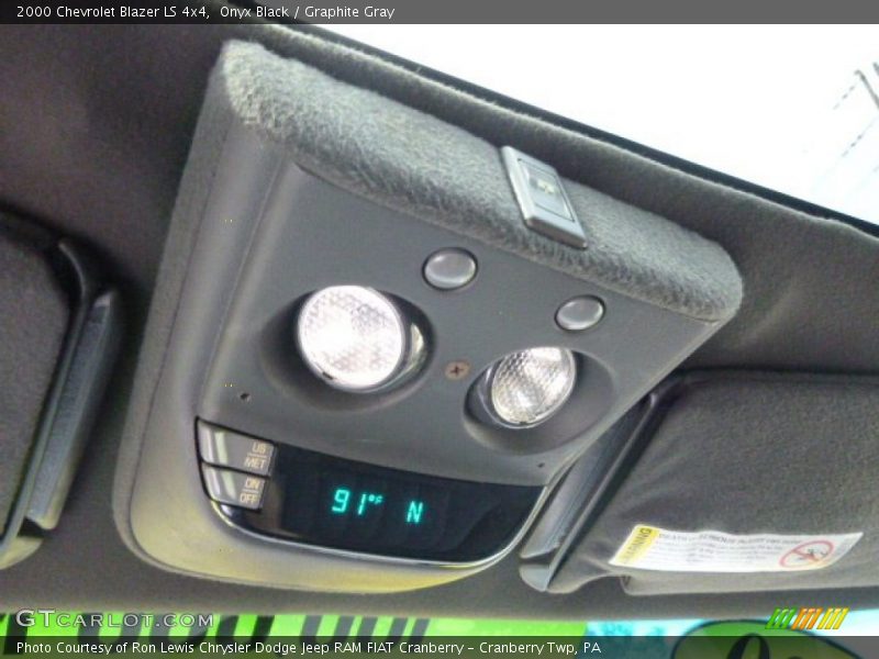 Onyx Black / Graphite Gray 2000 Chevrolet Blazer LS 4x4