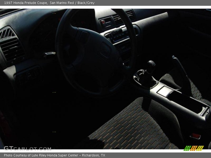 San Marino Red / Black/Grey 1997 Honda Prelude Coupe