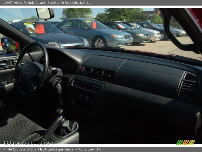 San Marino Red / Black/Grey 1997 Honda Prelude Coupe