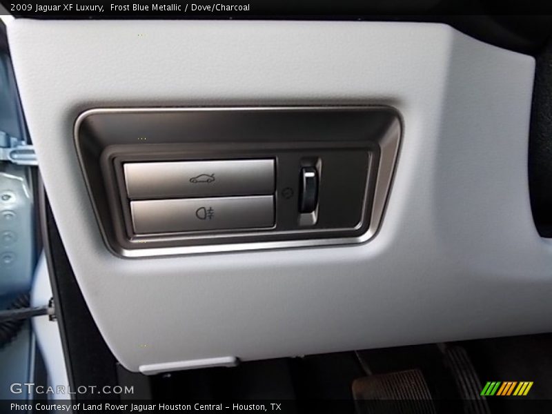 Frost Blue Metallic / Dove/Charcoal 2009 Jaguar XF Luxury
