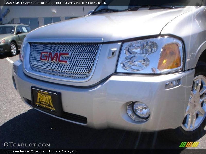 Liquid Silver Metallic / Ebony Black 2006 GMC Envoy XL Denali 4x4