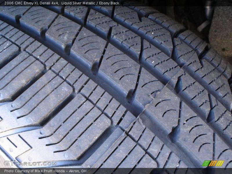 Liquid Silver Metallic / Ebony Black 2006 GMC Envoy XL Denali 4x4