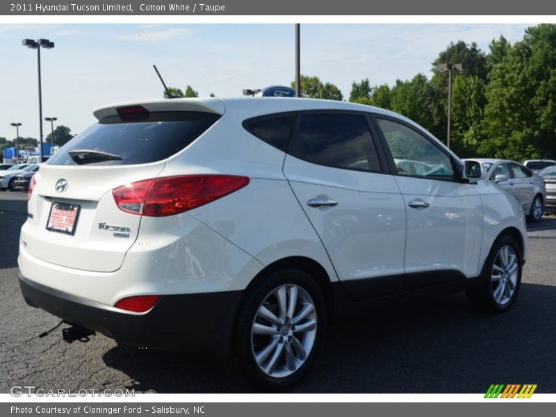 Cotton White / Taupe 2011 Hyundai Tucson Limited