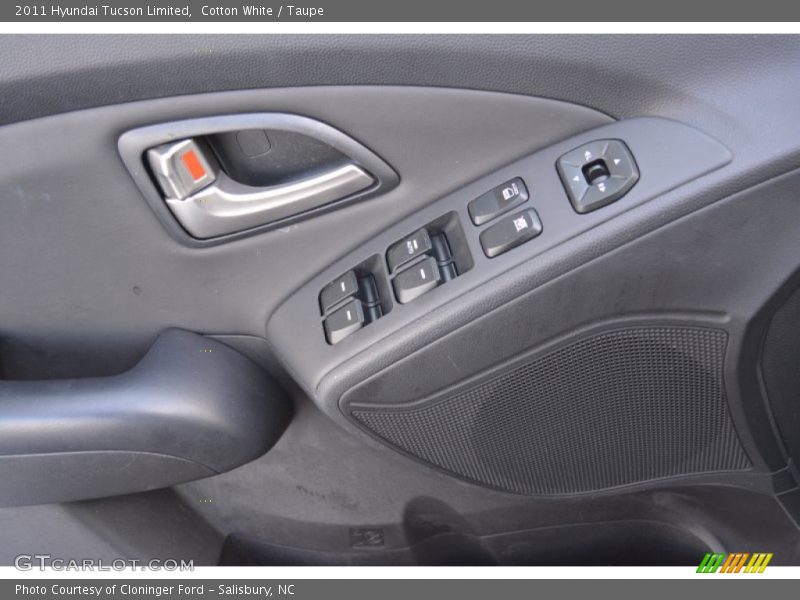Cotton White / Taupe 2011 Hyundai Tucson Limited