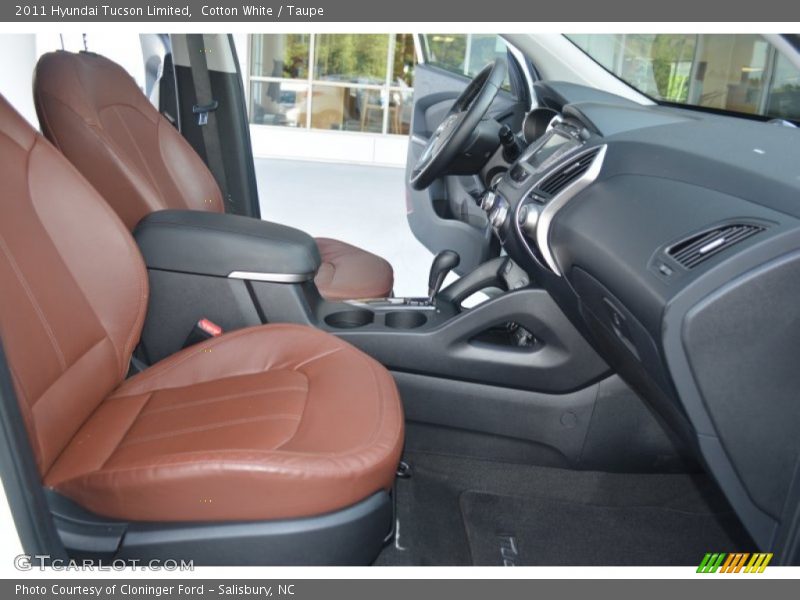 Cotton White / Taupe 2011 Hyundai Tucson Limited
