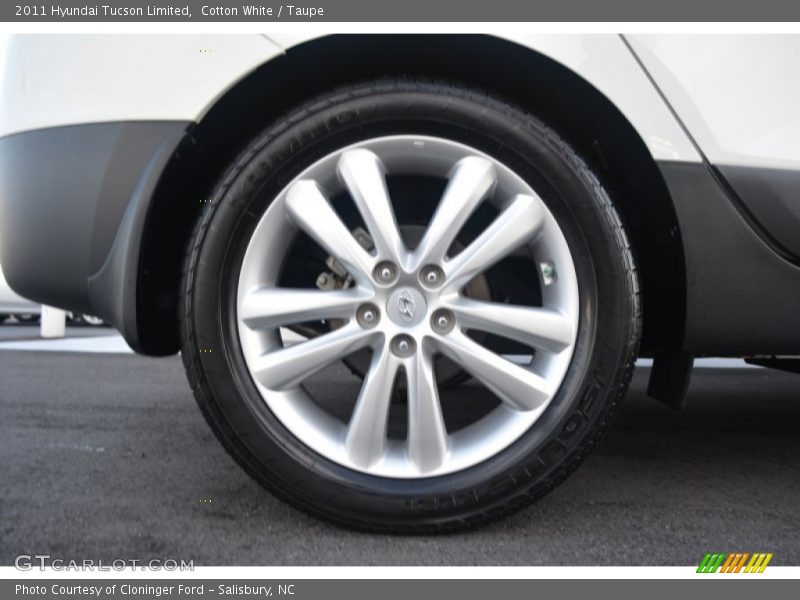 Cotton White / Taupe 2011 Hyundai Tucson Limited