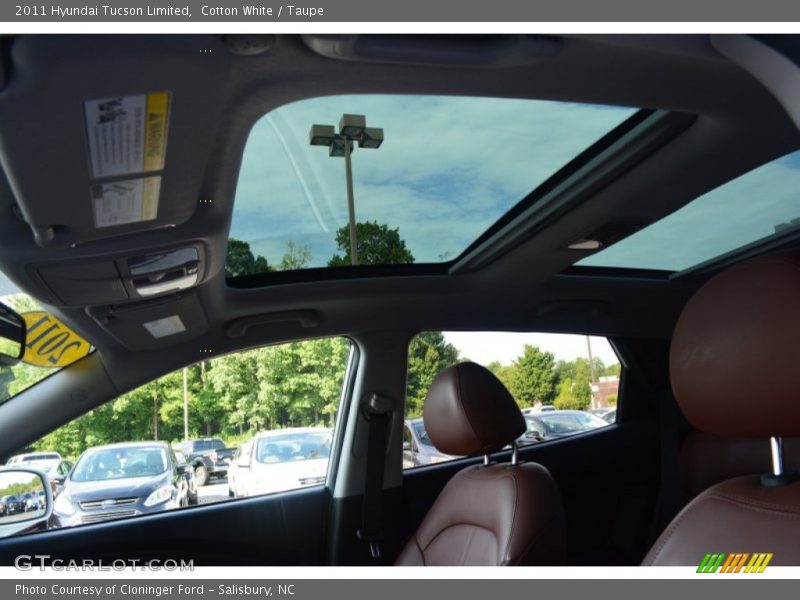 Cotton White / Taupe 2011 Hyundai Tucson Limited