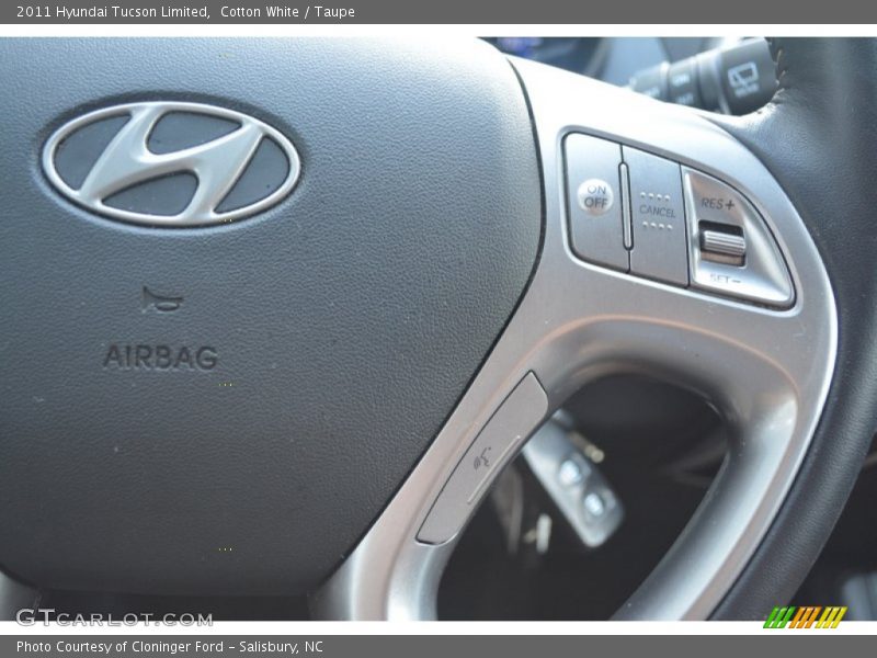 Cotton White / Taupe 2011 Hyundai Tucson Limited