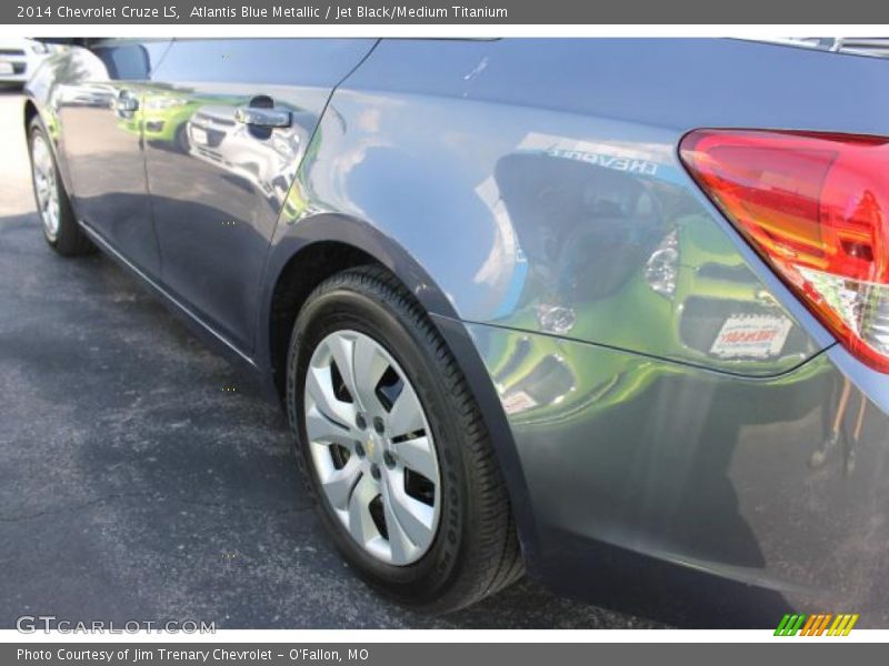 Atlantis Blue Metallic / Jet Black/Medium Titanium 2014 Chevrolet Cruze LS