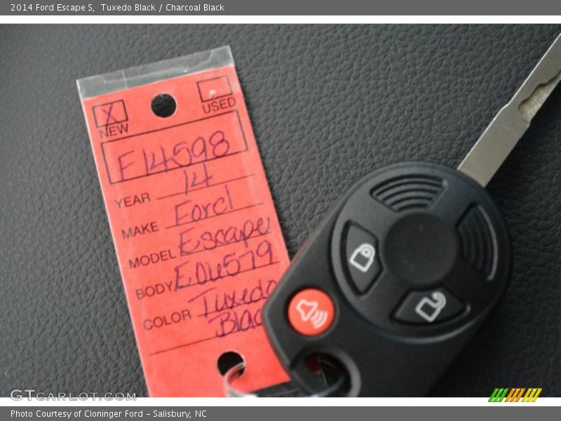 Tuxedo Black / Charcoal Black 2014 Ford Escape S
