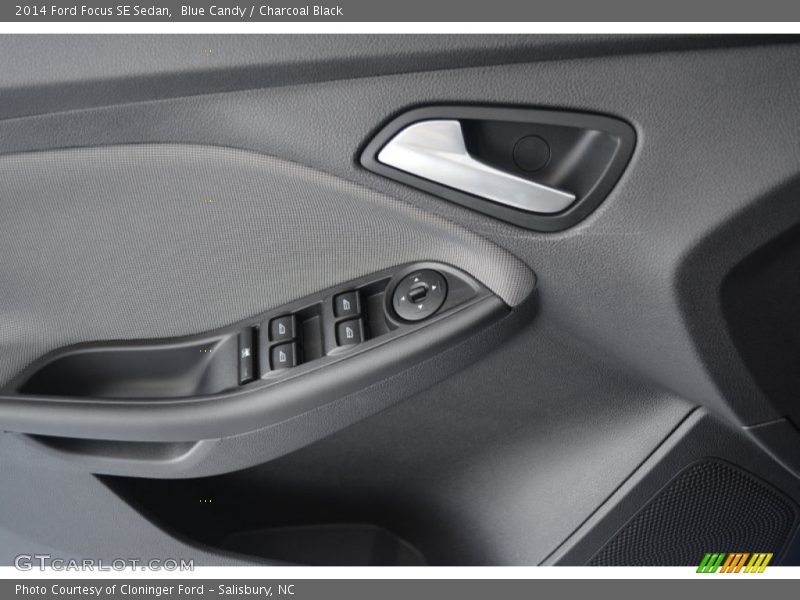 Blue Candy / Charcoal Black 2014 Ford Focus SE Sedan