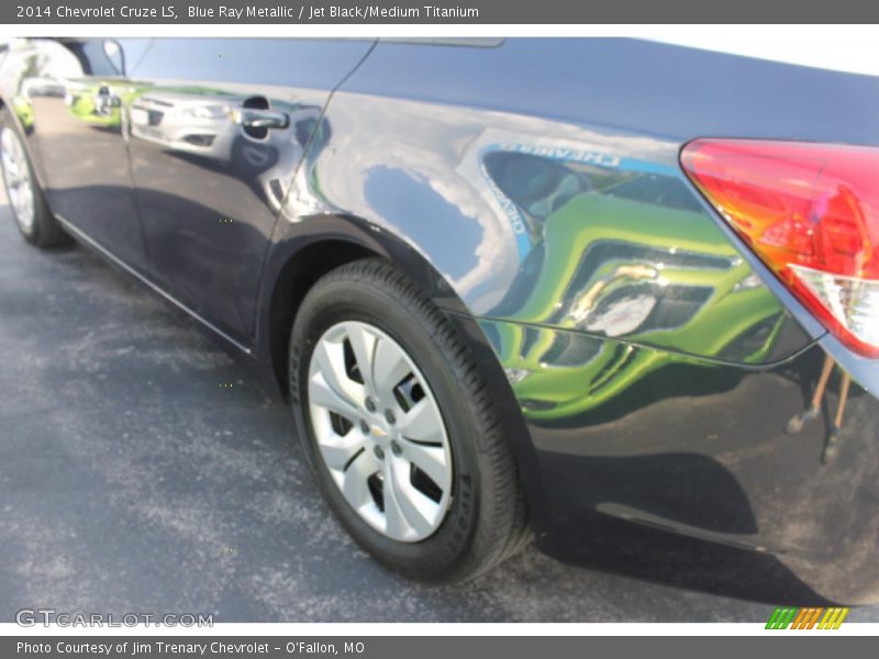 Blue Ray Metallic / Jet Black/Medium Titanium 2014 Chevrolet Cruze LS