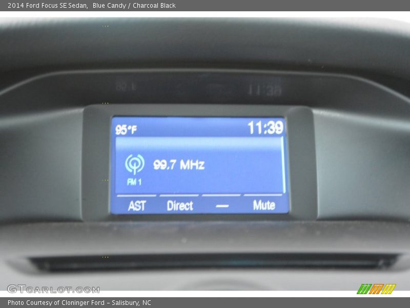 Blue Candy / Charcoal Black 2014 Ford Focus SE Sedan