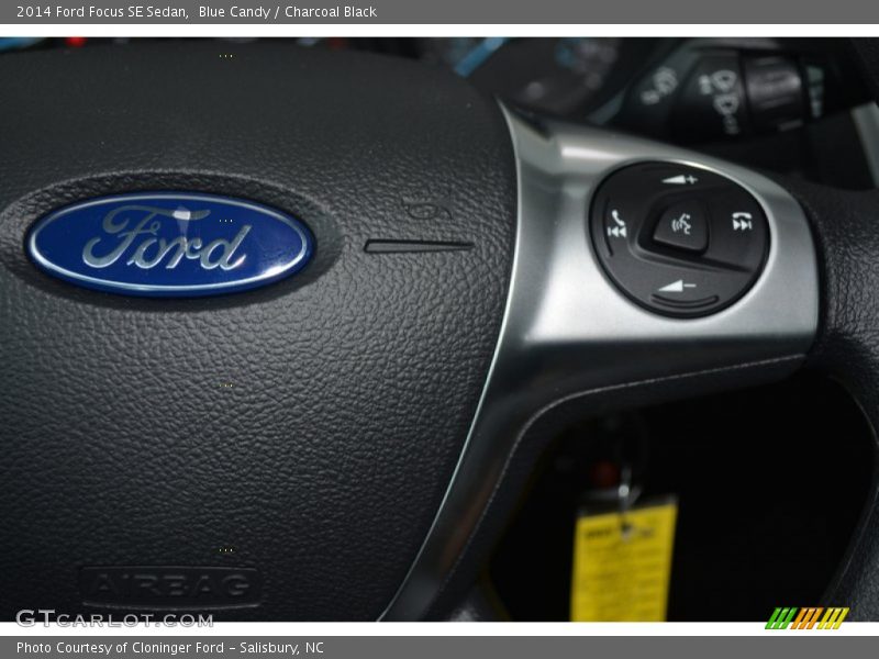Blue Candy / Charcoal Black 2014 Ford Focus SE Sedan