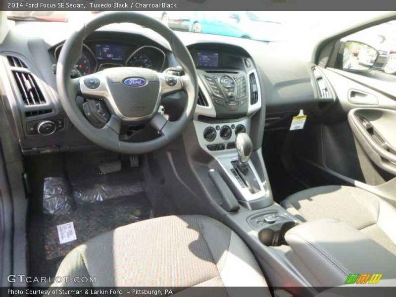 Tuxedo Black / Charcoal Black 2014 Ford Focus SE Sedan