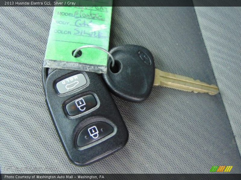 Silver / Gray 2013 Hyundai Elantra GLS