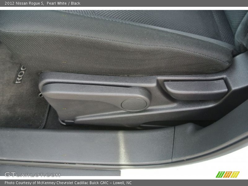 Pearl White / Black 2012 Nissan Rogue S