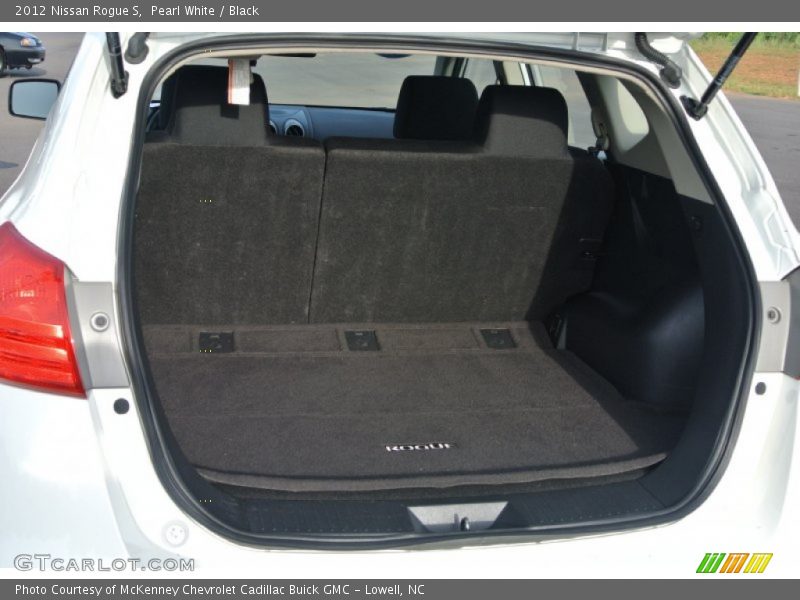 Pearl White / Black 2012 Nissan Rogue S