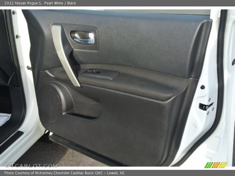 Pearl White / Black 2012 Nissan Rogue S