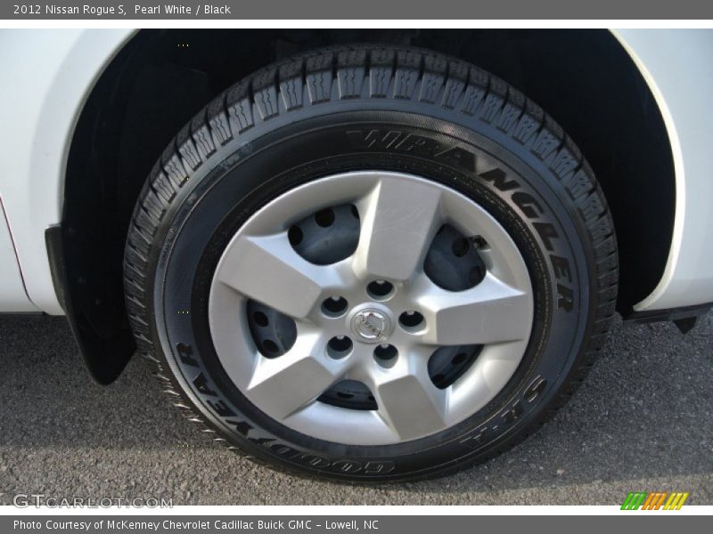 Pearl White / Black 2012 Nissan Rogue S