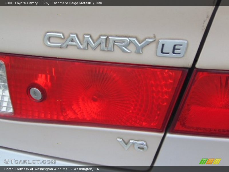 Cashmere Beige Metallic / Oak 2000 Toyota Camry LE V6