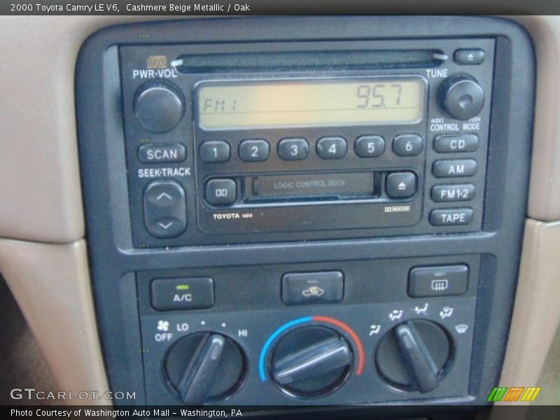 Cashmere Beige Metallic / Oak 2000 Toyota Camry LE V6