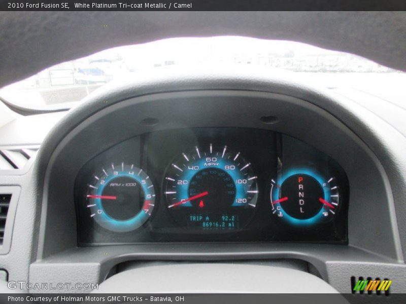 White Platinum Tri-coat Metallic / Camel 2010 Ford Fusion SE
