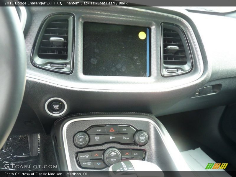 Phantom Black Tri-Coat Pearl / Black 2015 Dodge Challenger SXT Plus