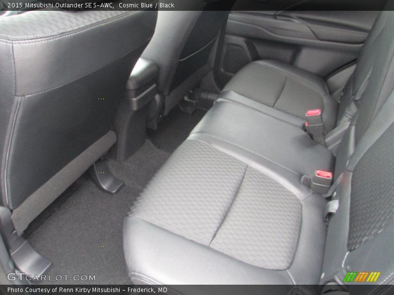 Rear Seat of 2015 Outlander SE S-AWC