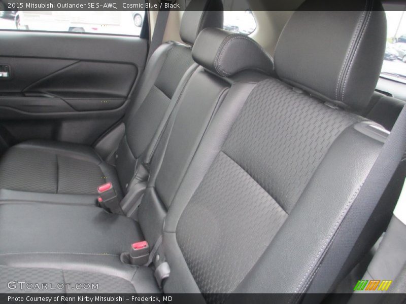Rear Seat of 2015 Outlander SE S-AWC