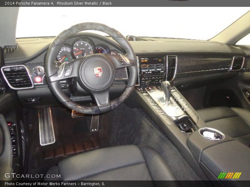 Rhodium Silver Metallic / Black 2014 Porsche Panamera 4