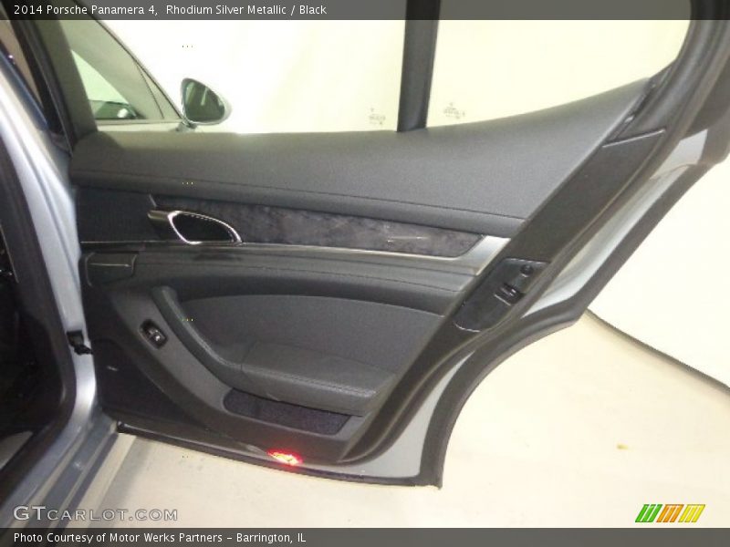 Rhodium Silver Metallic / Black 2014 Porsche Panamera 4