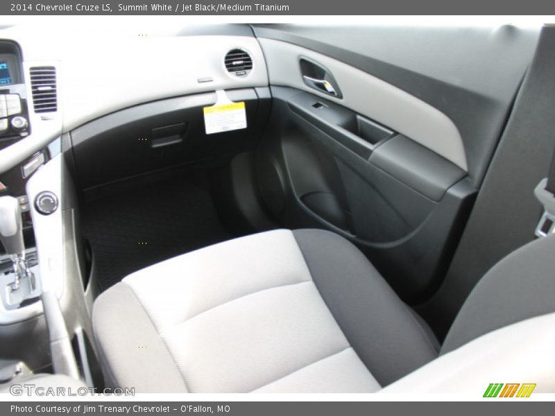 Summit White / Jet Black/Medium Titanium 2014 Chevrolet Cruze LS