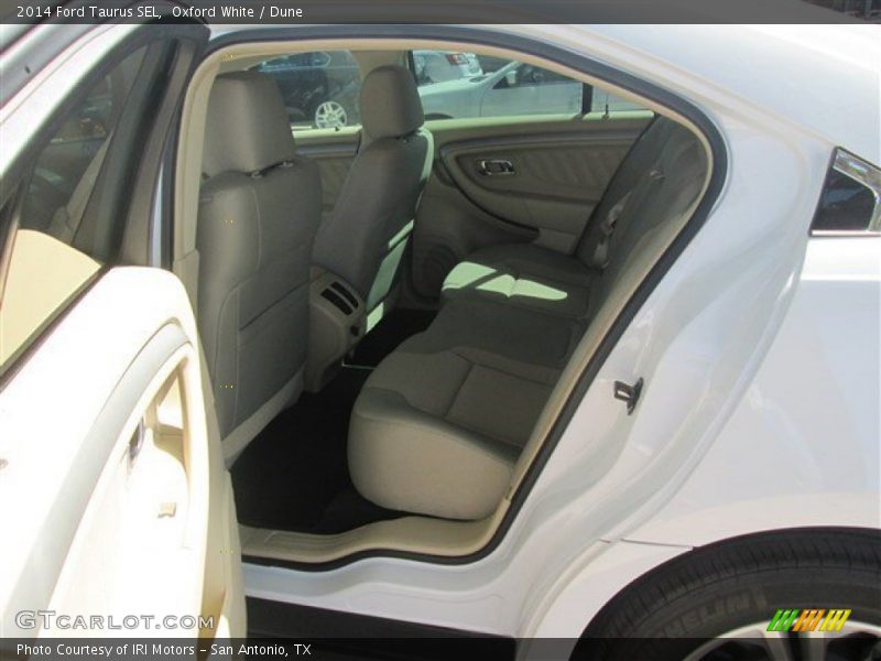 Oxford White / Dune 2014 Ford Taurus SEL