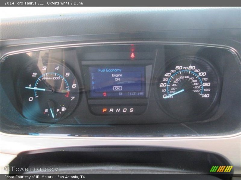 Oxford White / Dune 2014 Ford Taurus SEL