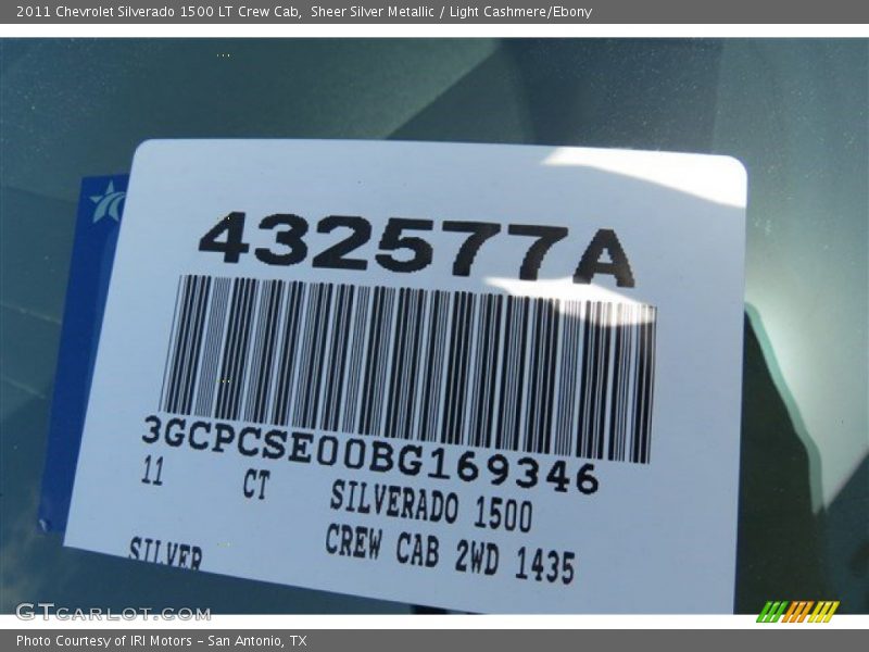 Sheer Silver Metallic / Light Cashmere/Ebony 2011 Chevrolet Silverado 1500 LT Crew Cab