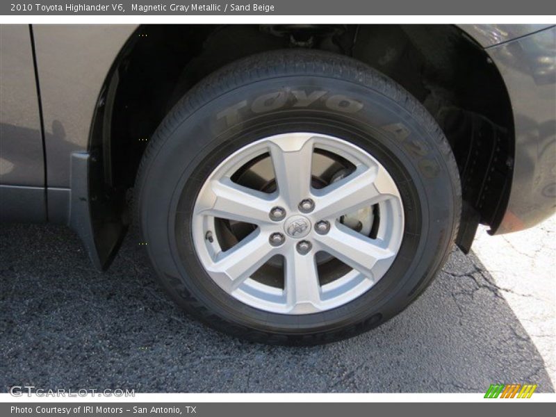Magnetic Gray Metallic / Sand Beige 2010 Toyota Highlander V6