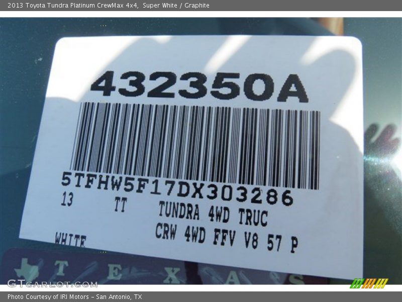 Super White / Graphite 2013 Toyota Tundra Platinum CrewMax 4x4