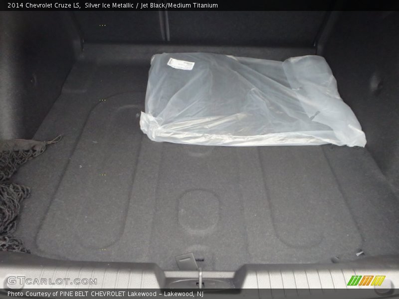 Silver Ice Metallic / Jet Black/Medium Titanium 2014 Chevrolet Cruze LS
