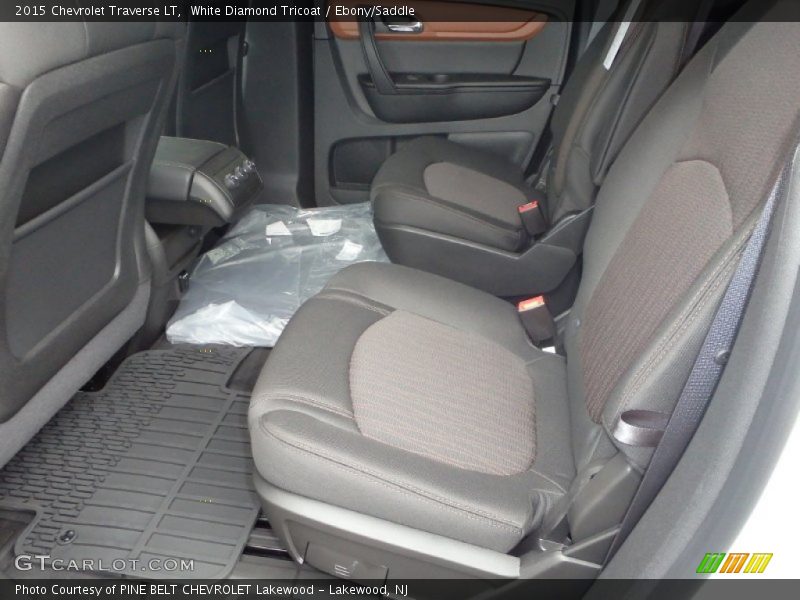 White Diamond Tricoat / Ebony/Saddle 2015 Chevrolet Traverse LT