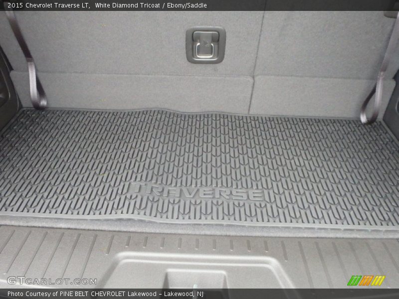 White Diamond Tricoat / Ebony/Saddle 2015 Chevrolet Traverse LT
