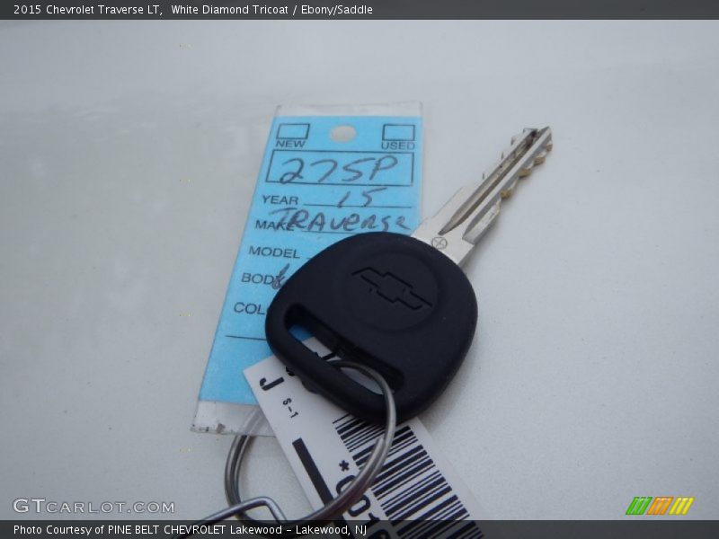 White Diamond Tricoat / Ebony/Saddle 2015 Chevrolet Traverse LT